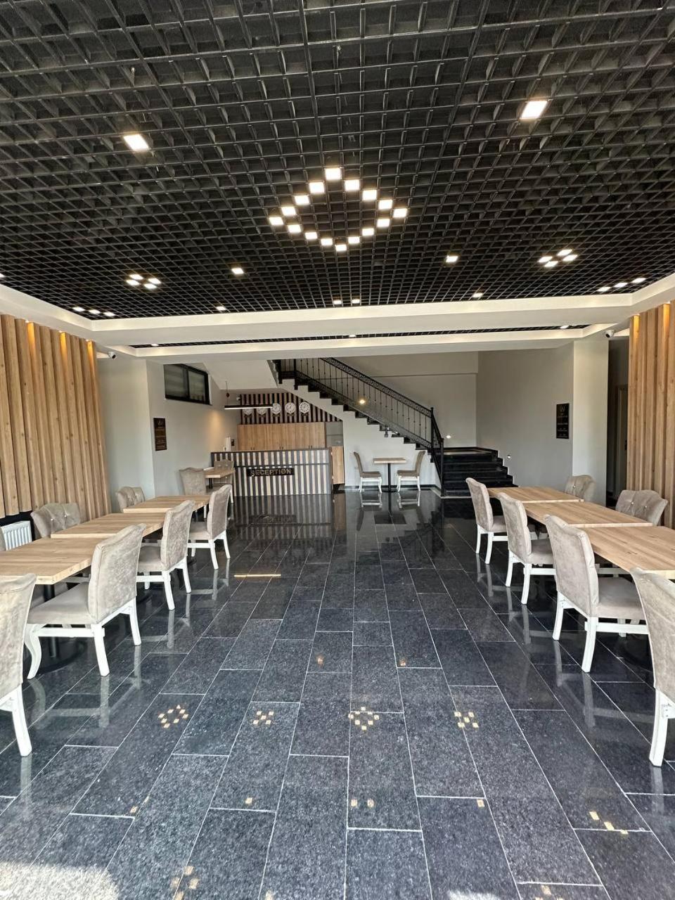 Akel Inn